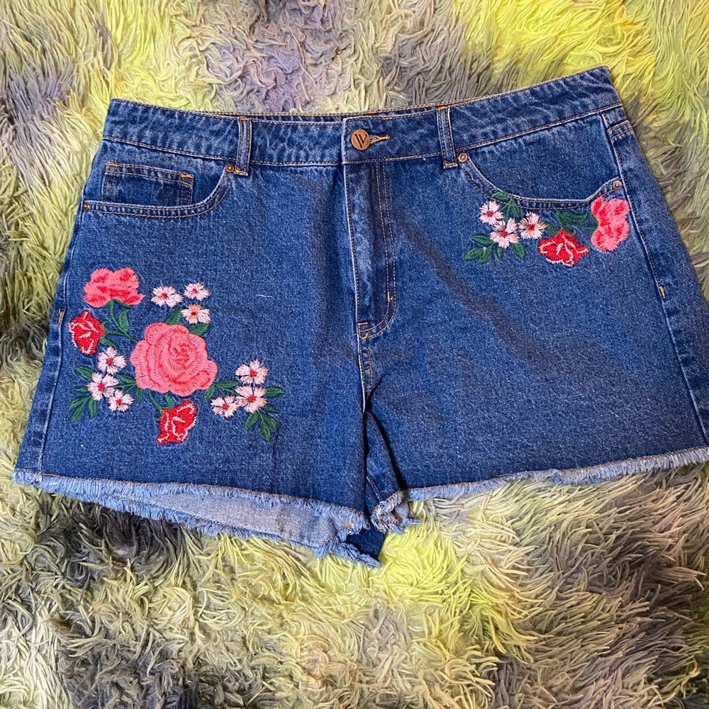 VENUS Floral Embroidered Jean Shorts - Blue